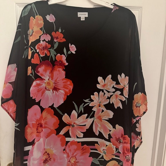 Avenue Floral Blouse, Size 14/16 - Picture 2 of 6
